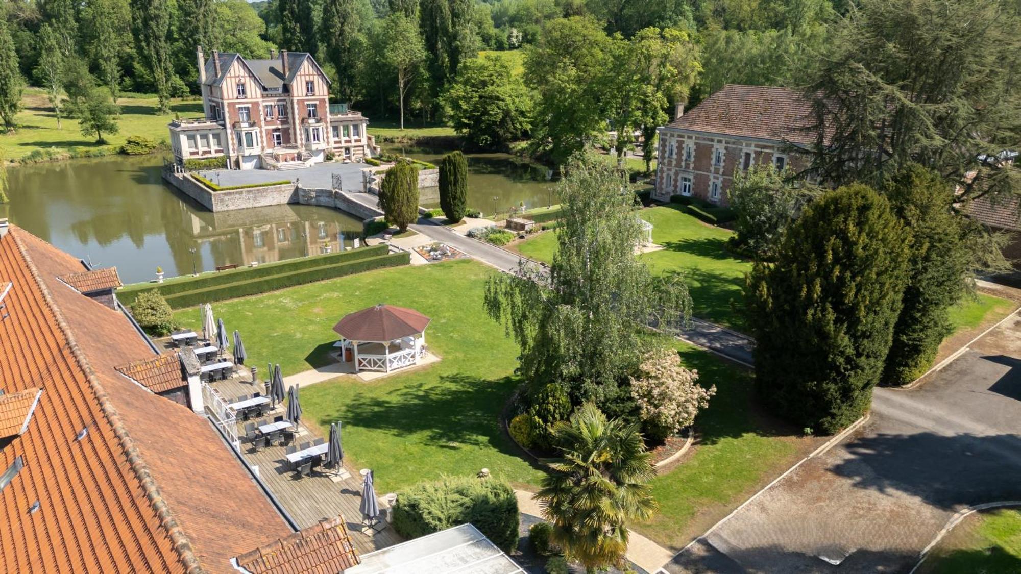Chateau De Quesmy Buitenkant foto